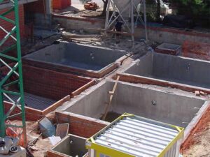 4 piscinas, para 4 casas en fases diferentes