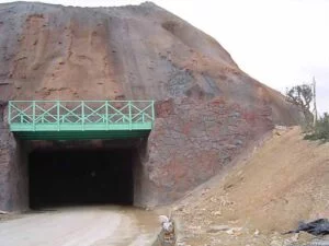 HASTA 7000 m2 EN UNA ROCA