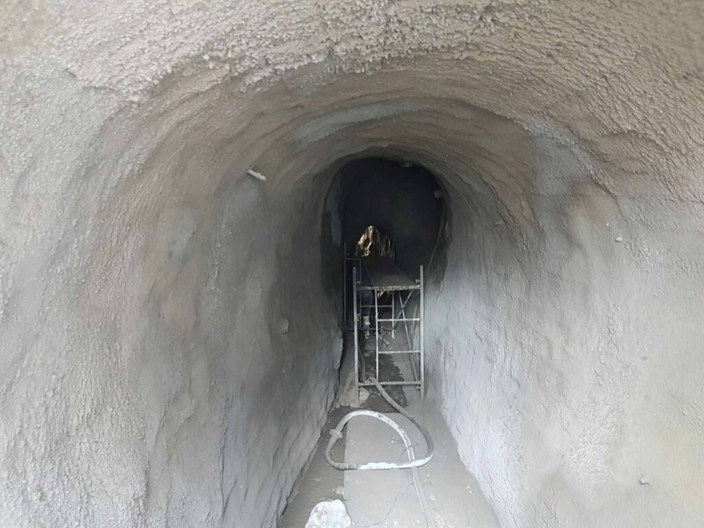 Resultado final del gunitado de túnel